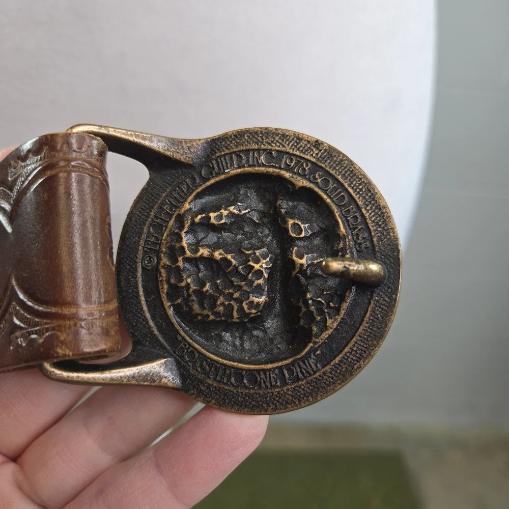 Vtg 1978 Tech Ether Guild Bristlecone Pine tree brass  buckle leather Belt